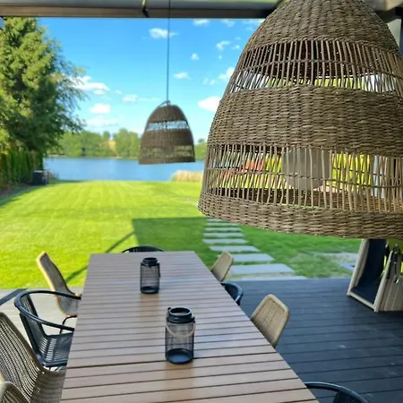 Semesterbostad House *